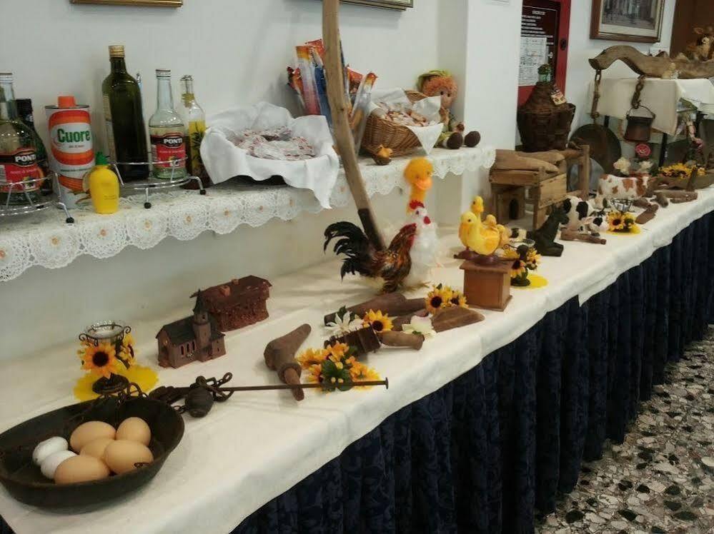 Hotel Trovatore Lido di Jesolo Eksteriør bilde